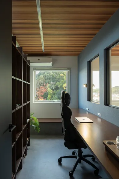 思い出を刻む、遊び心の住まいのワークスペース・ピクチャーウインドウ