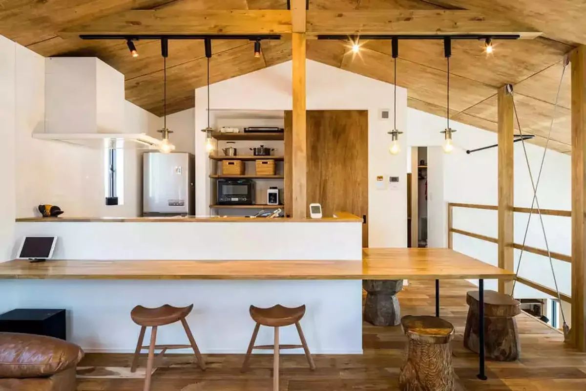 広い土間と吹き抜けを楽しめる家 事例トップ画像