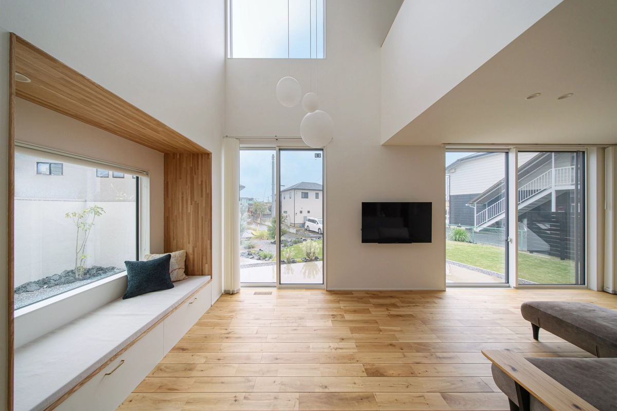 見え隠れを楽しむ家のリビング