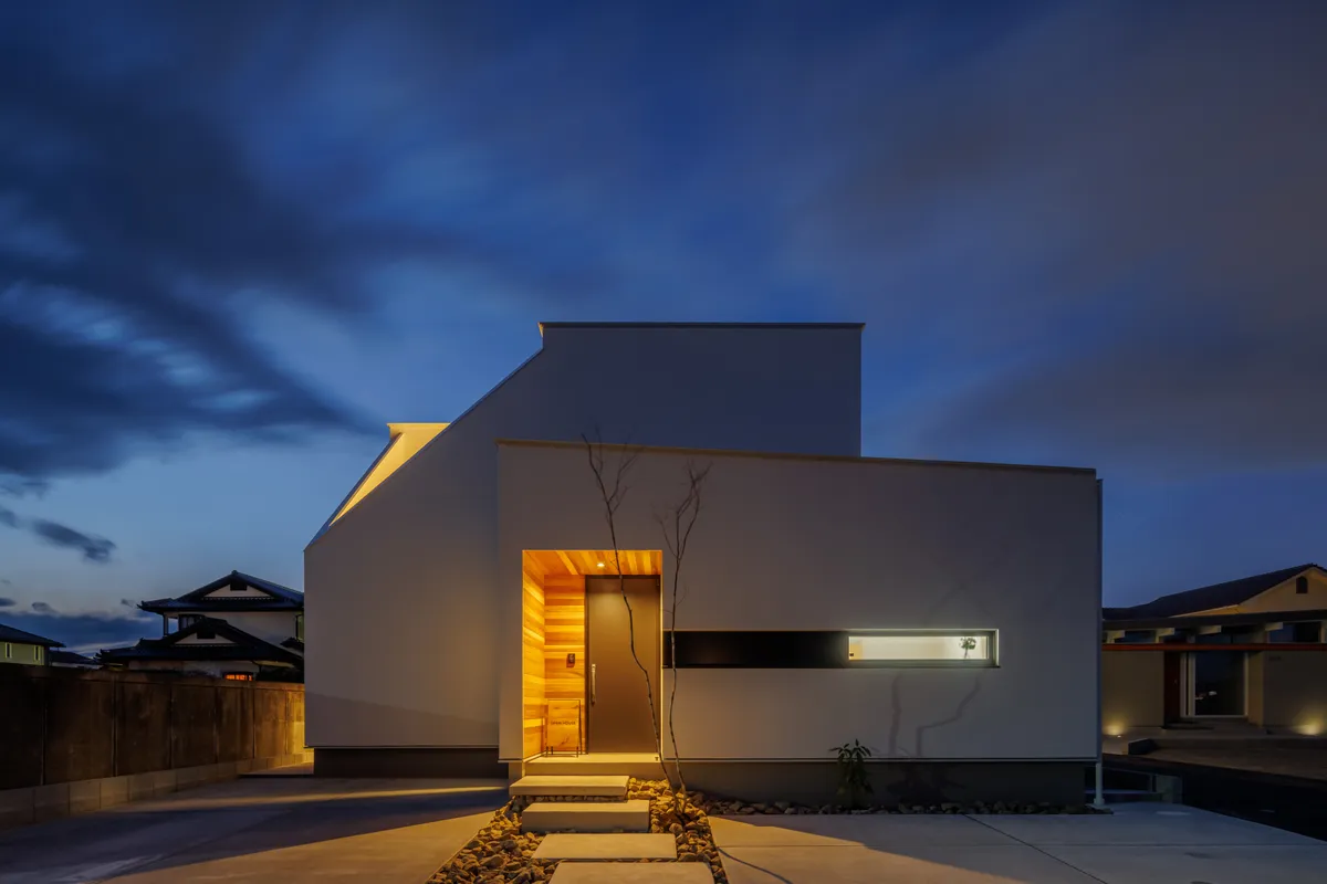 V字デザインが生み出す光と安心の空間						 事例トップ画像