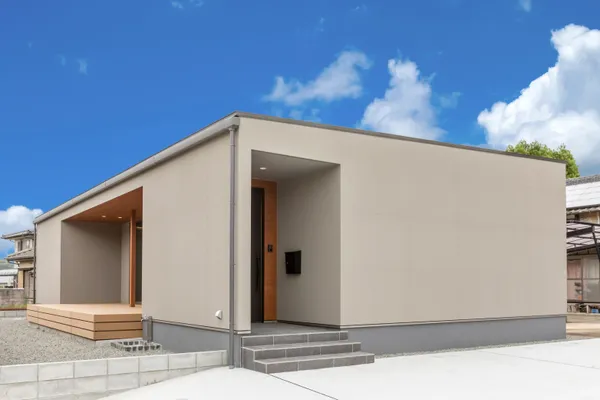 雨でも遊べる 広々テラスの事例トップ画像