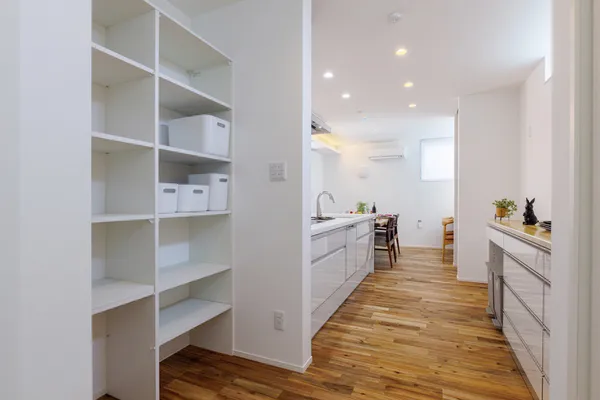 変化する住まい ゆとりと繋がりのLDKのキッチン・食品庫・パントリー