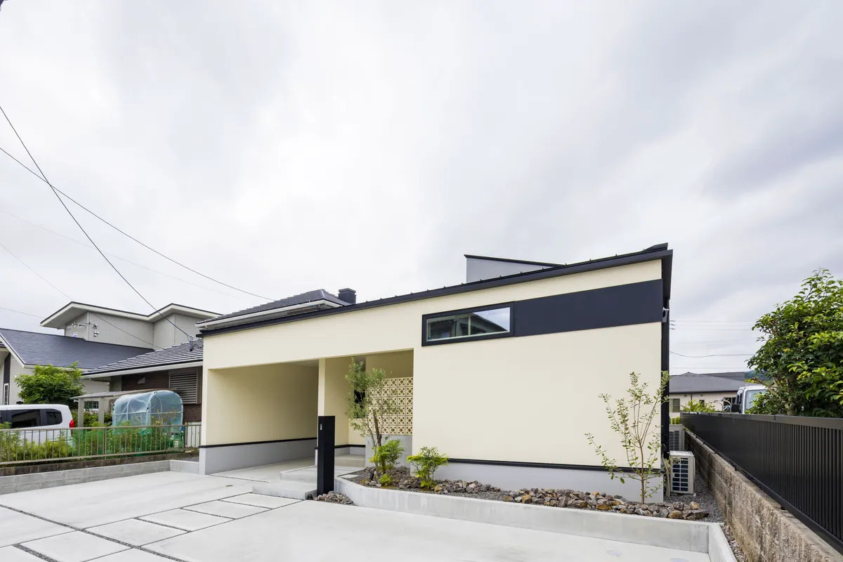 家族と景色を包み込む平屋 事例トップ画像