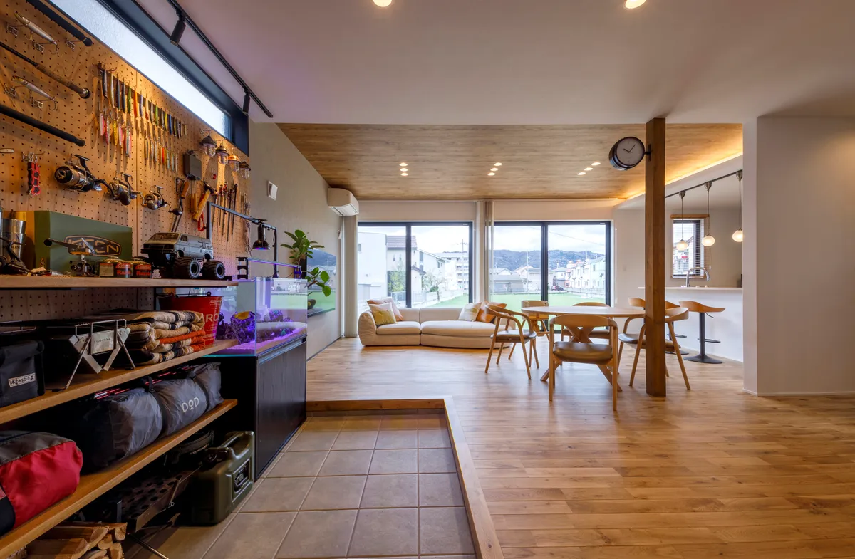 土間で趣味を楽しみ、カフェのように人が集う 事例トップ画像