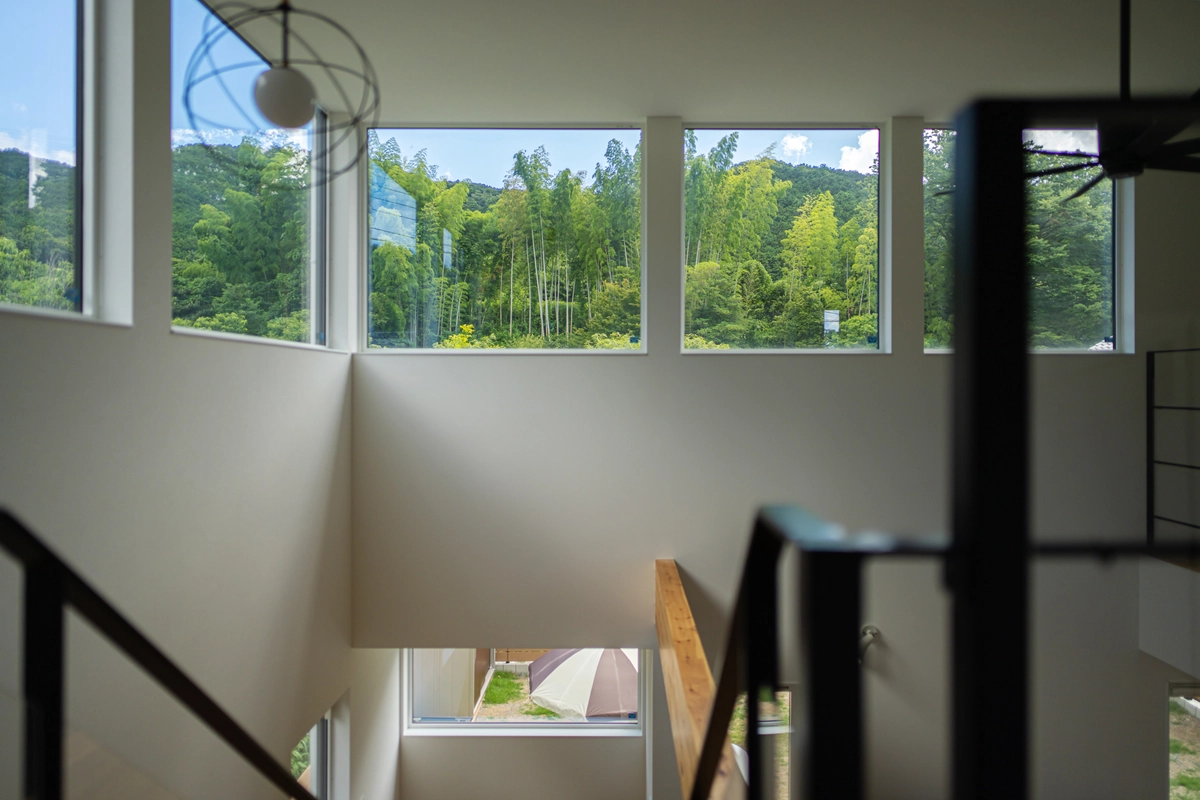 空と遊ぶ家 サブ画像 左