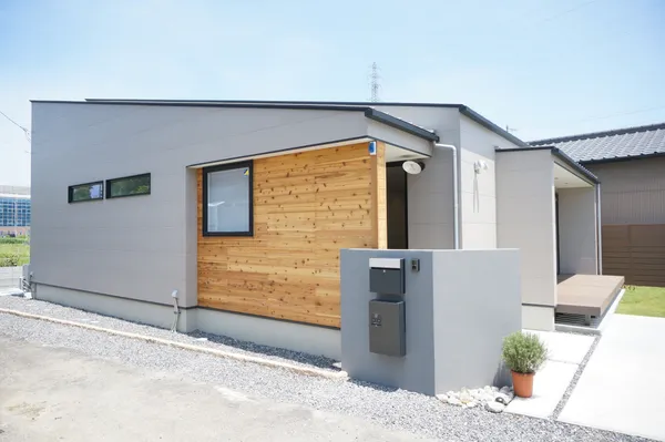 便利な回遊動線と憧れの土間キッチンの外観